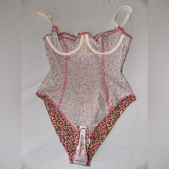 AMERICAN APPAREL FLORAL BODYSUIT - SIZE SMALL - Picture 7 of 8